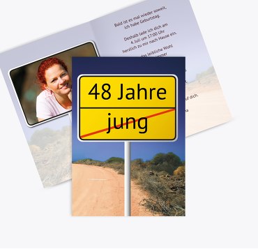Karte zum Geburtstag Straßenschild Foto
