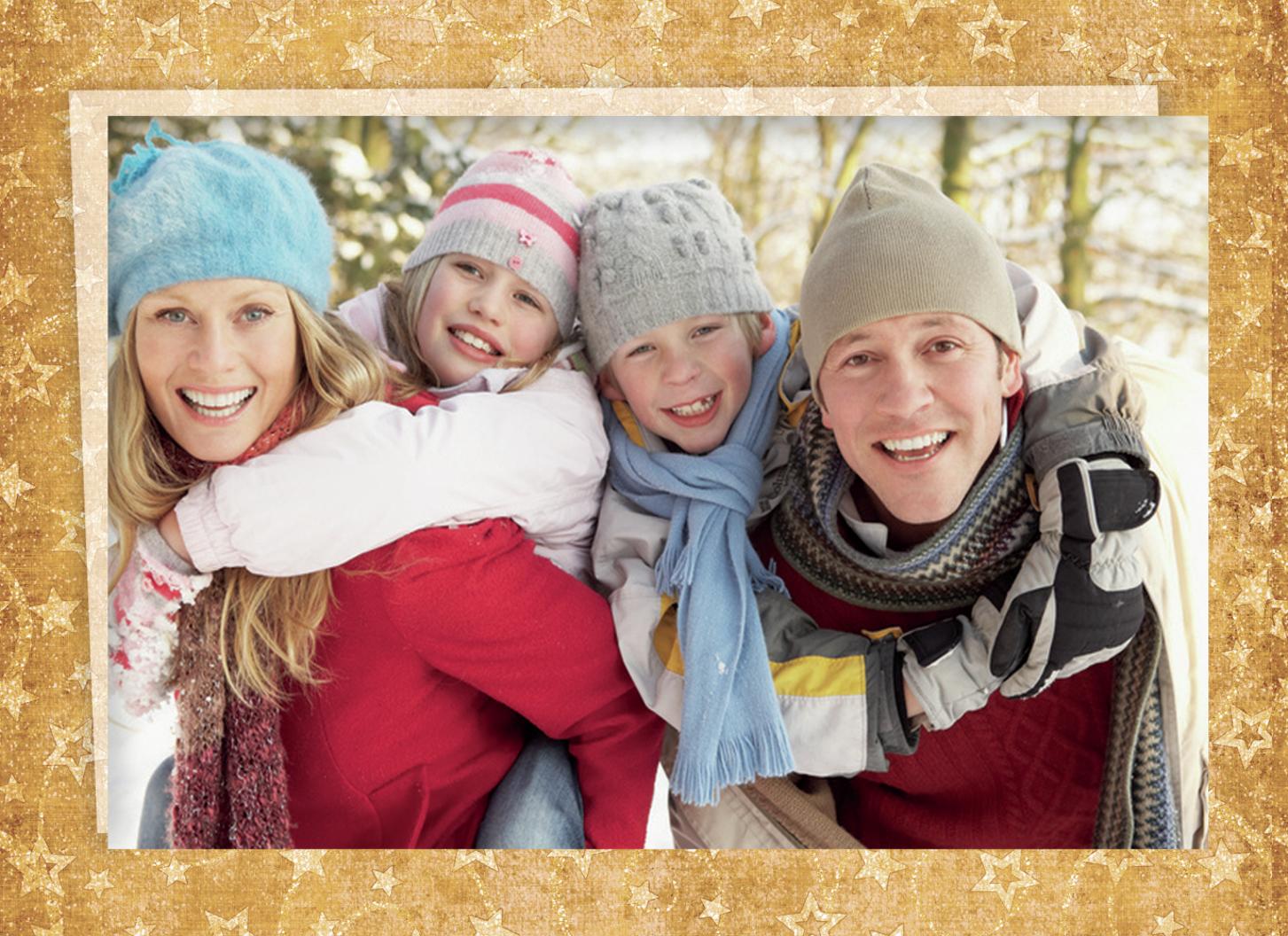 зимние каникулы с семьей. куда поехать в новогодние каникулы с ребёнком 2 года. зимние каникулы. счастливые люди зимой. дети зимой.