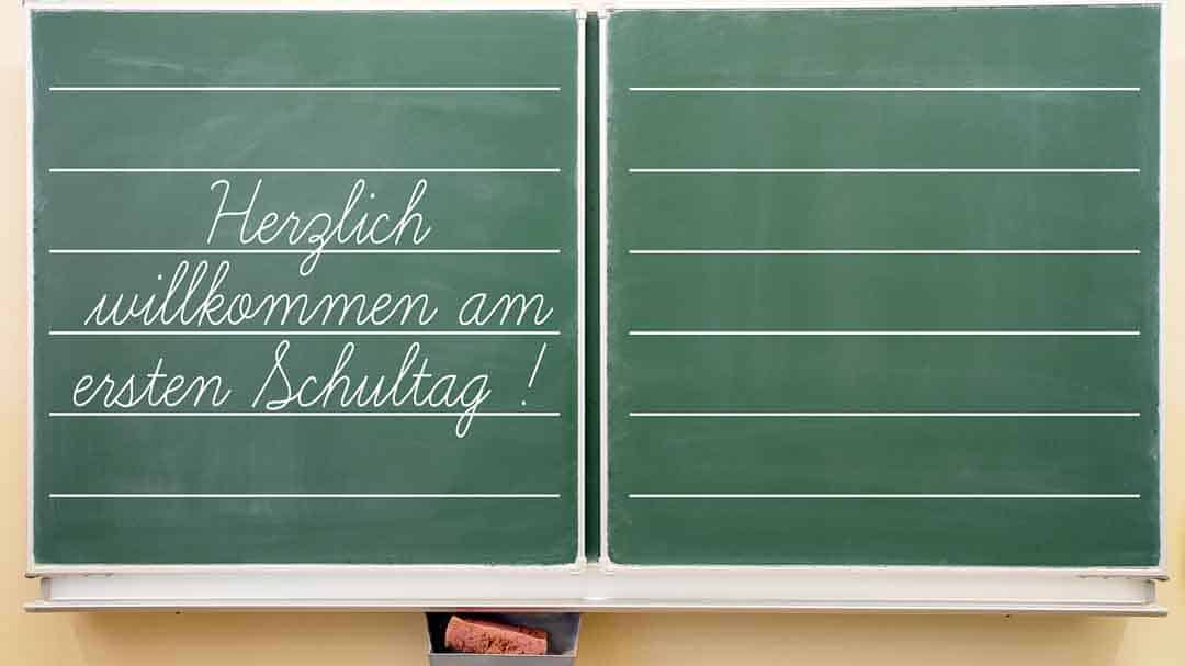 Schultafel mit Schriftzug zur Einschulung