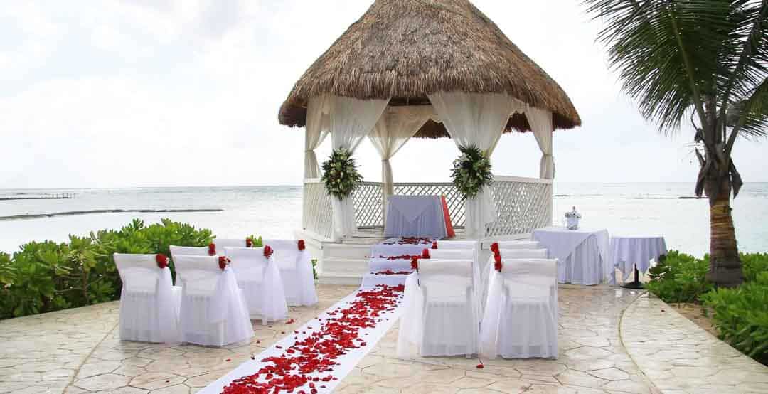 Trau-Pavillon am Strand